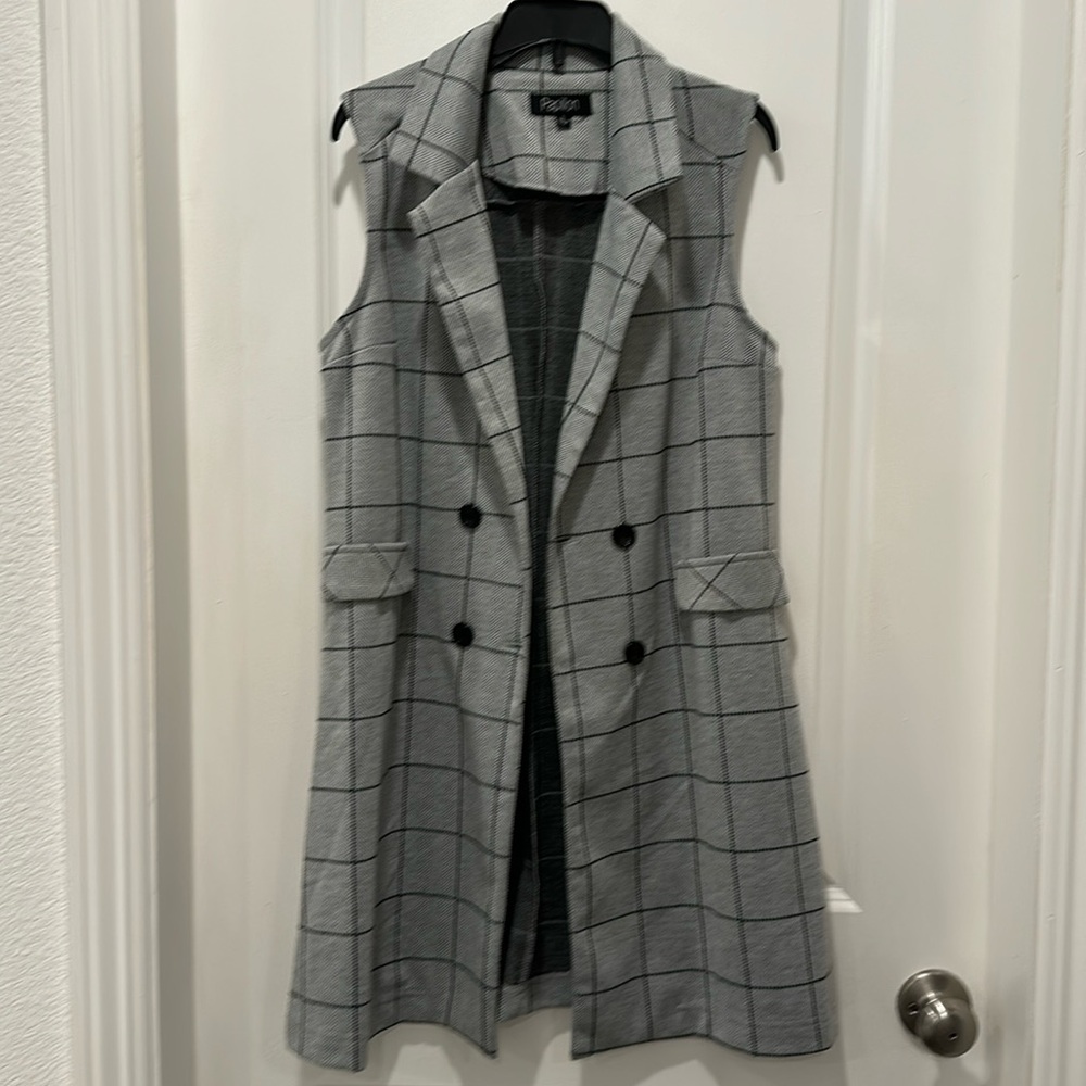 Papillon sleeveless long blazer